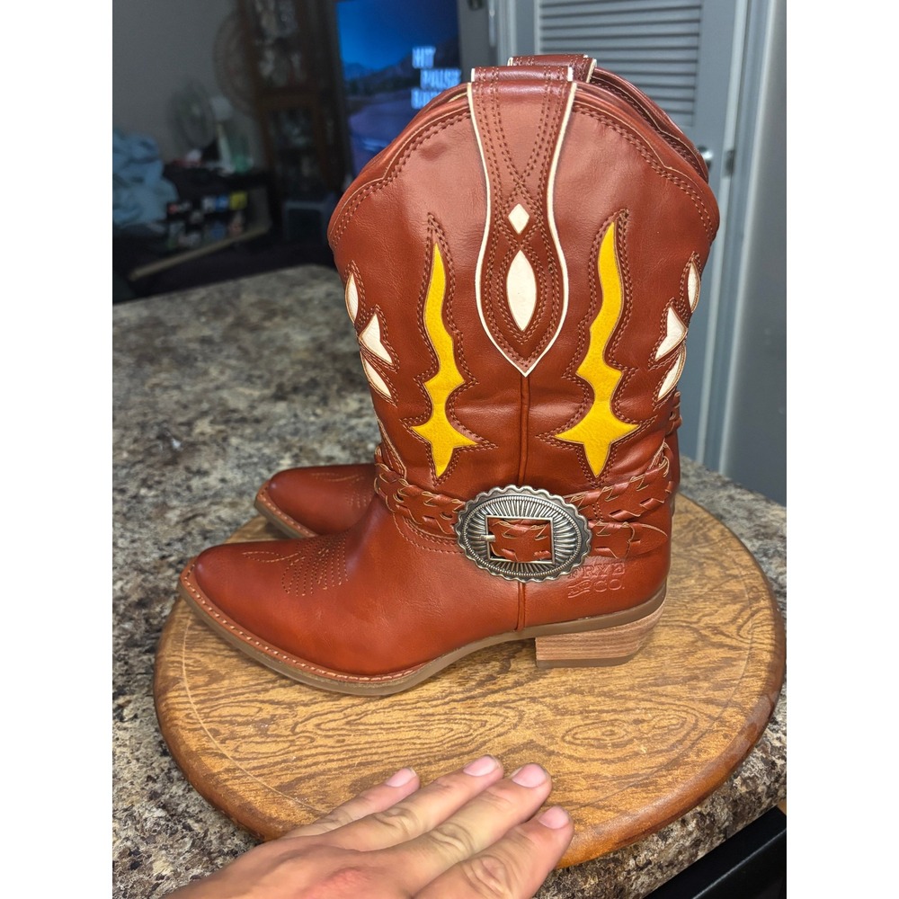Frye and Co Irlene Short Concho Western Boots Vintage Red Yellow Flame Womens 6M